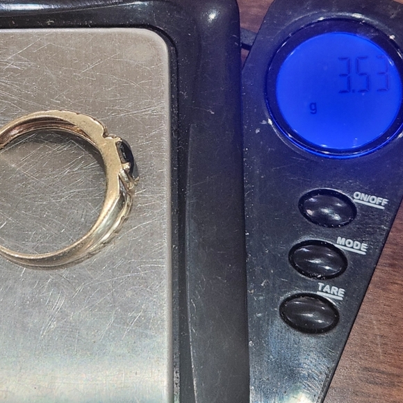 Black Onyx accented Diamonds 10kt gold - Picture 8 of 12